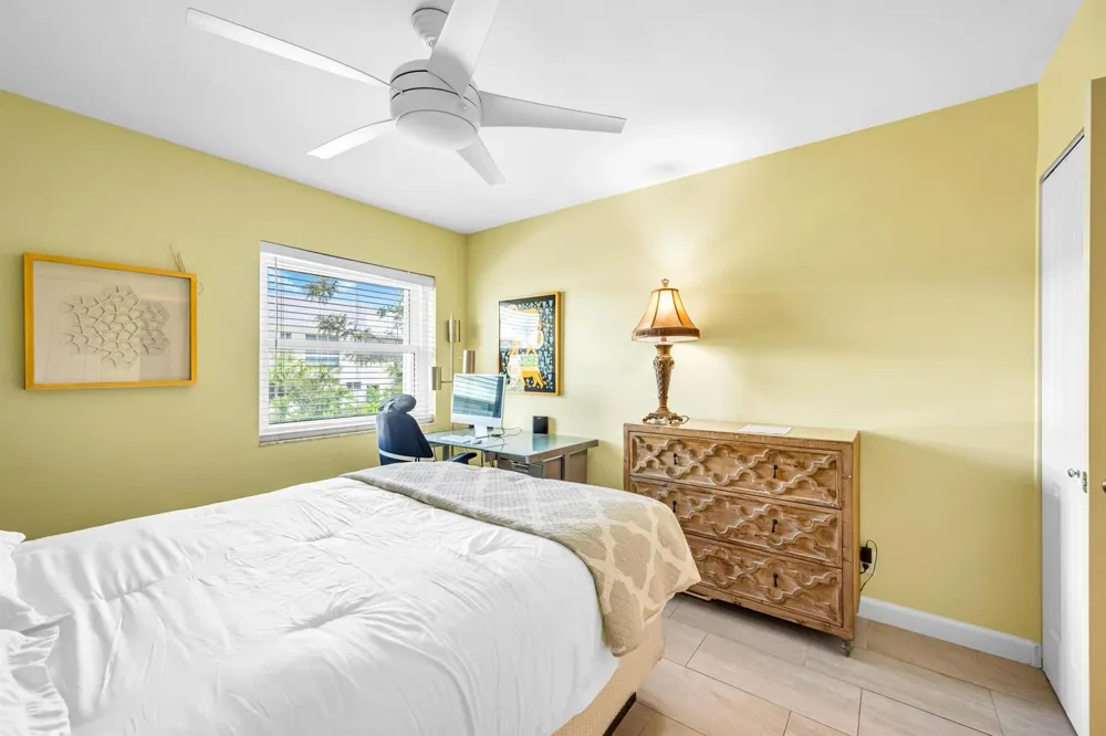 615 NE 12TH AVENUE #301 Fort Lauderdale, FL 33304