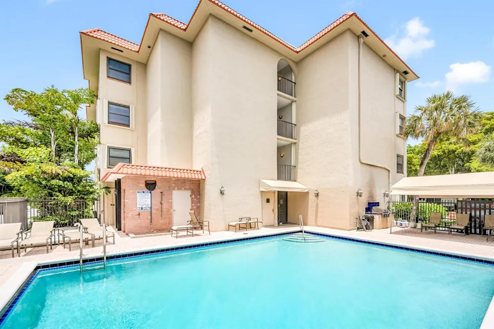 615 NE 12TH AVENUE #301 Fort Lauderdale, FL 33304