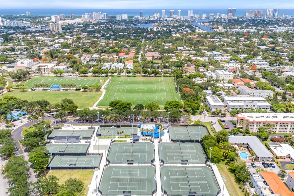 615 NE 12TH AVENUE #301 Fort Lauderdale, FL 33304