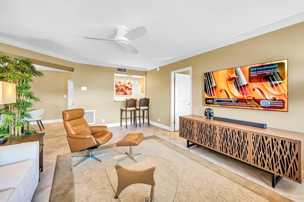 615 NE 12TH AVENUE #301 Fort Lauderdale, FL 33304