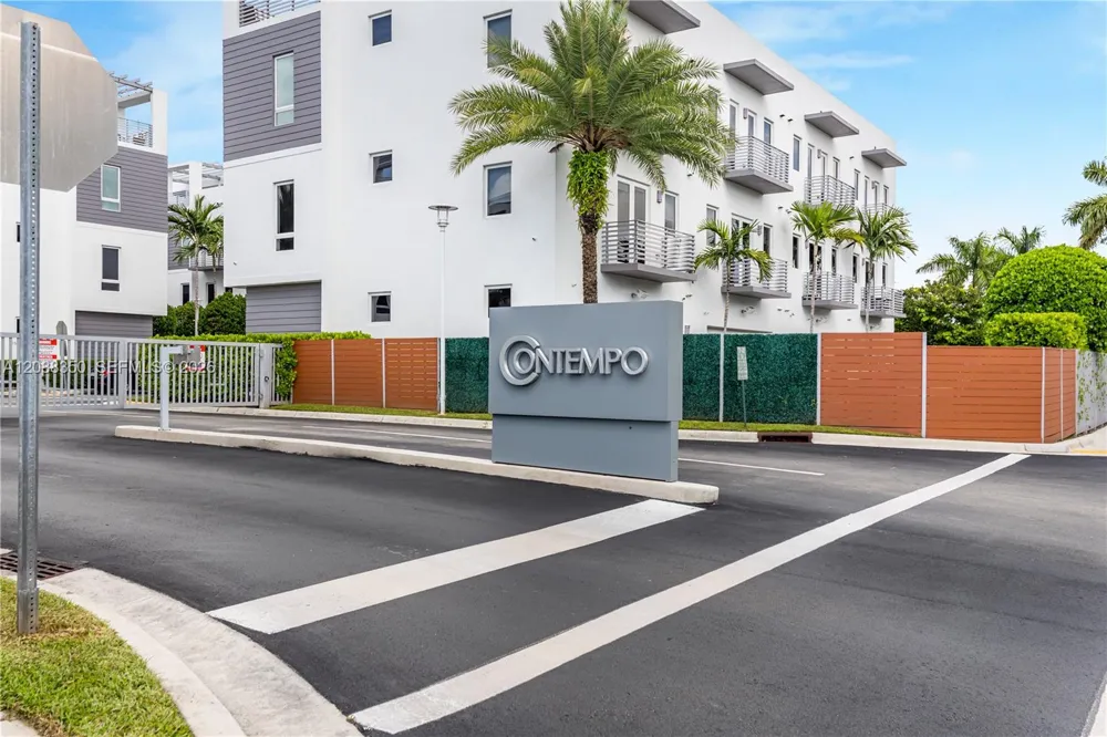 9165 NW 33rd St #9165 Doral, FL 33172