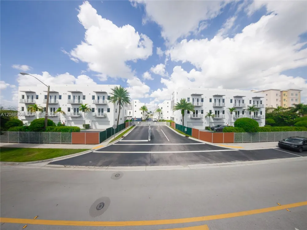 9165 NW 33rd St #9165 Doral, FL 33172
