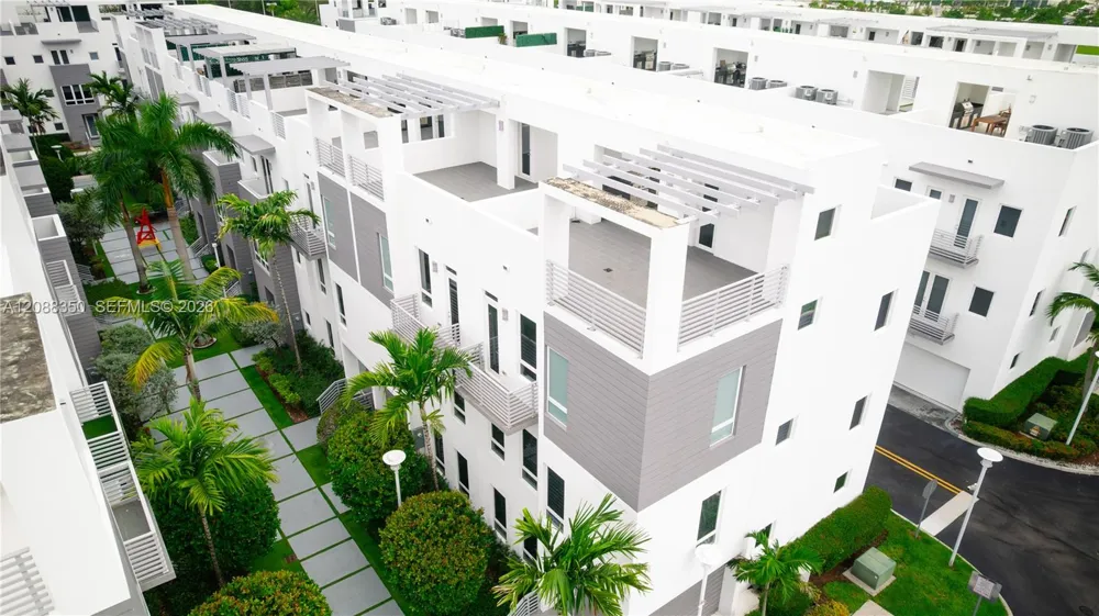 9165 NW 33rd St #9165 Doral, FL 33172