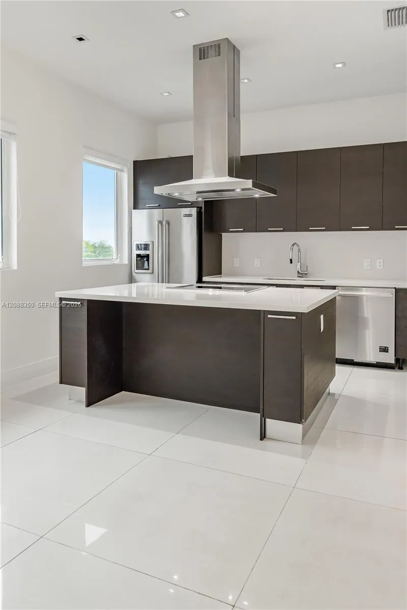 9165 NW 33rd St #9165 Doral, FL 33172