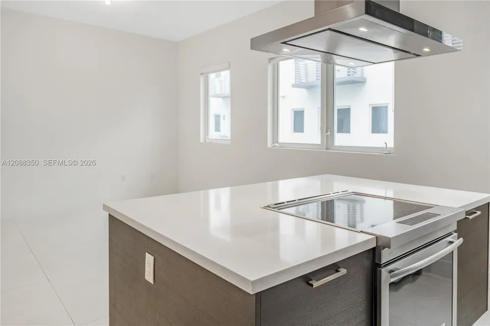 9165 NW 33rd St #9165 Doral, FL 33172