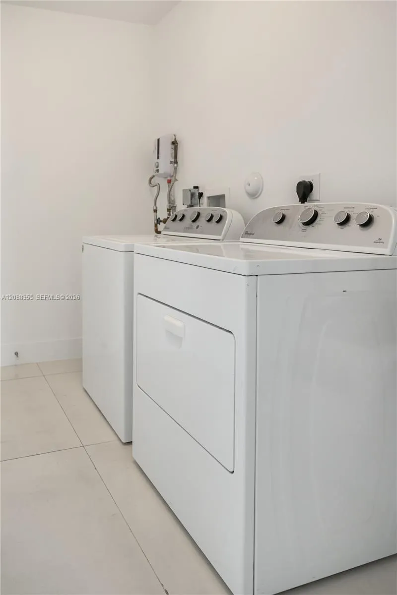 9165 NW 33rd St #9165 Doral, FL 33172