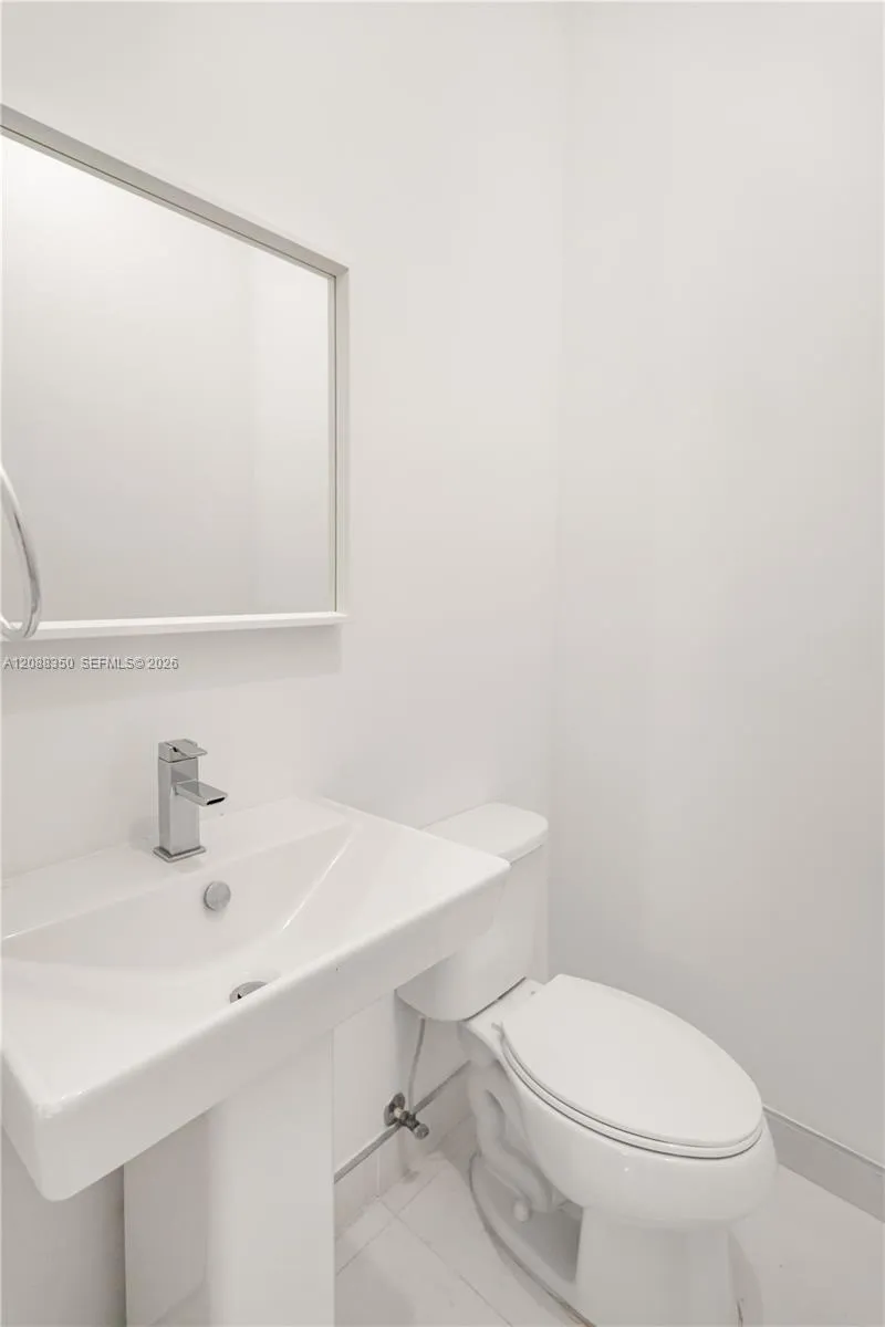 9165 NW 33rd St #9165 Doral, FL 33172
