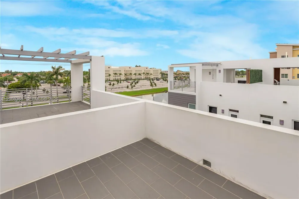 9165 NW 33rd St #9165 Doral, FL 33172