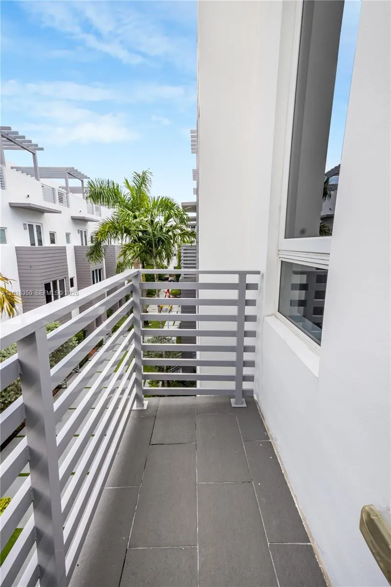 9165 NW 33rd St #9165 Doral, FL 33172