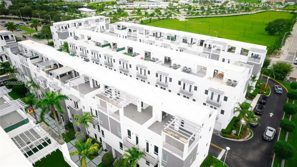 9165 NW 33rd St #9165 Doral, FL 33172