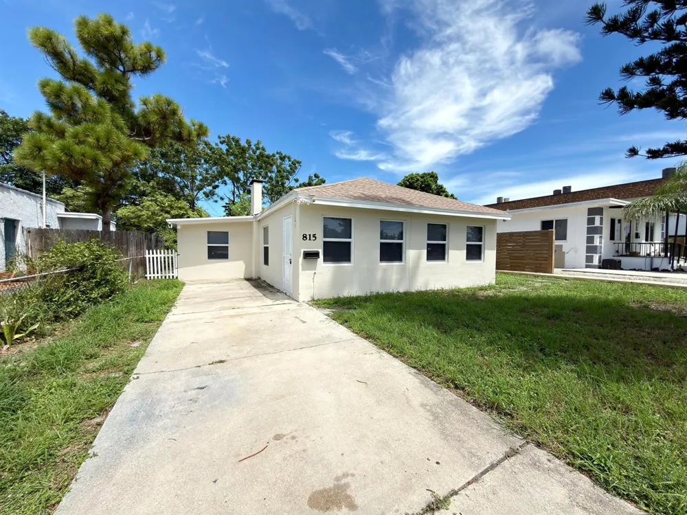 815 BAYBERRY DRIVE Lake Park, FL 33403