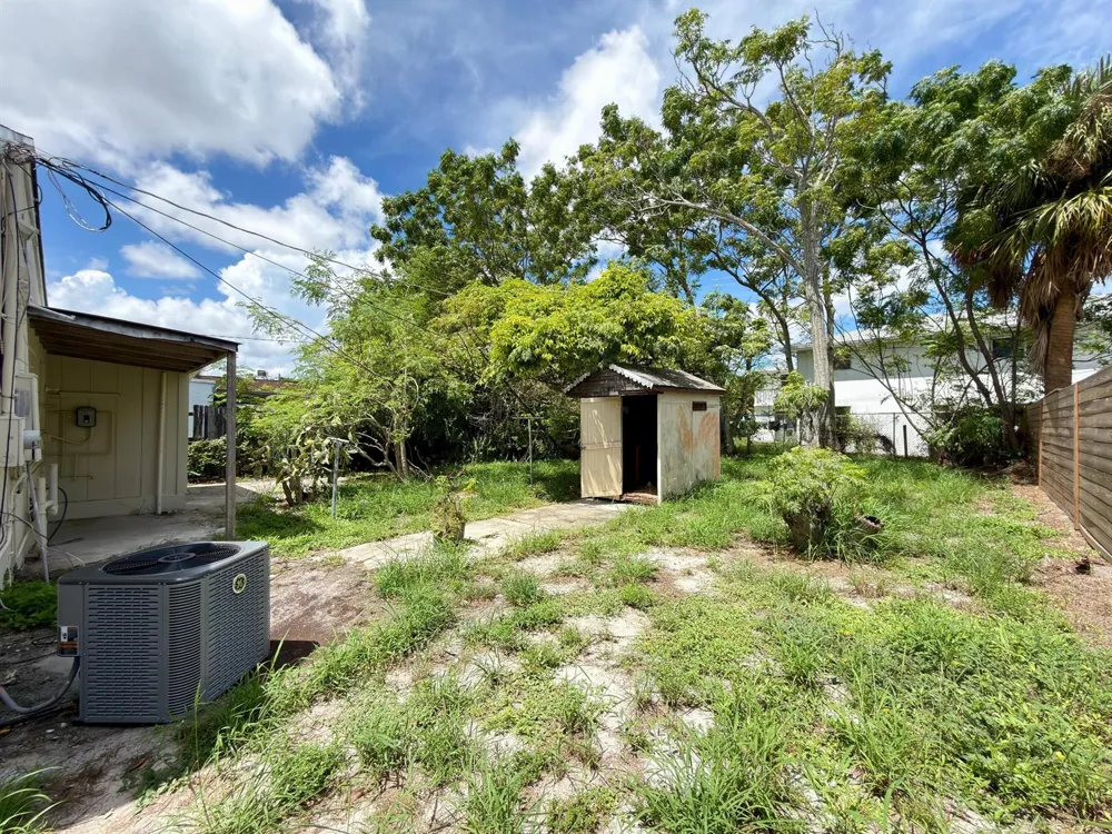 815 BAYBERRY DRIVE Lake Park, FL 33403