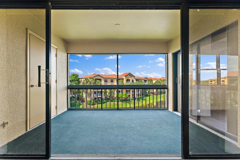 700 Uno Lago Drive #404 Juno Beach, FL 33408