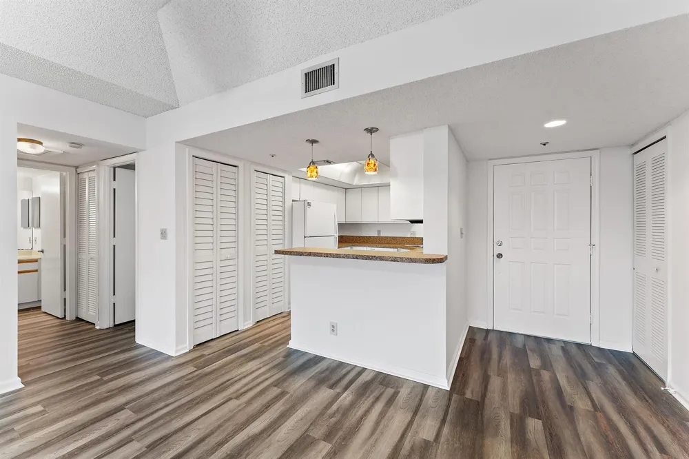 700 Uno Lago Drive #404 Juno Beach, FL 33408