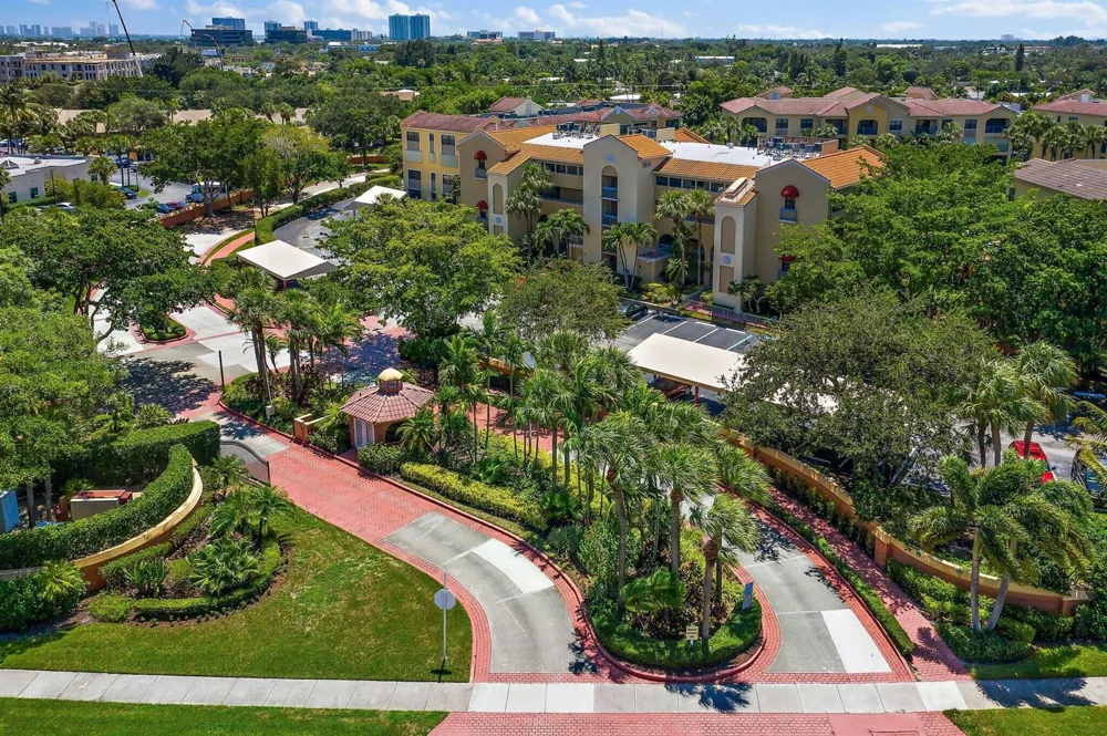 700 Uno Lago Drive #404 Juno Beach, FL 33408