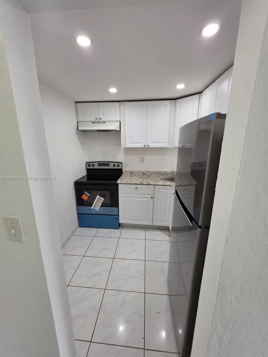 4550 NW 9th St #605E Miami, FL 33126
