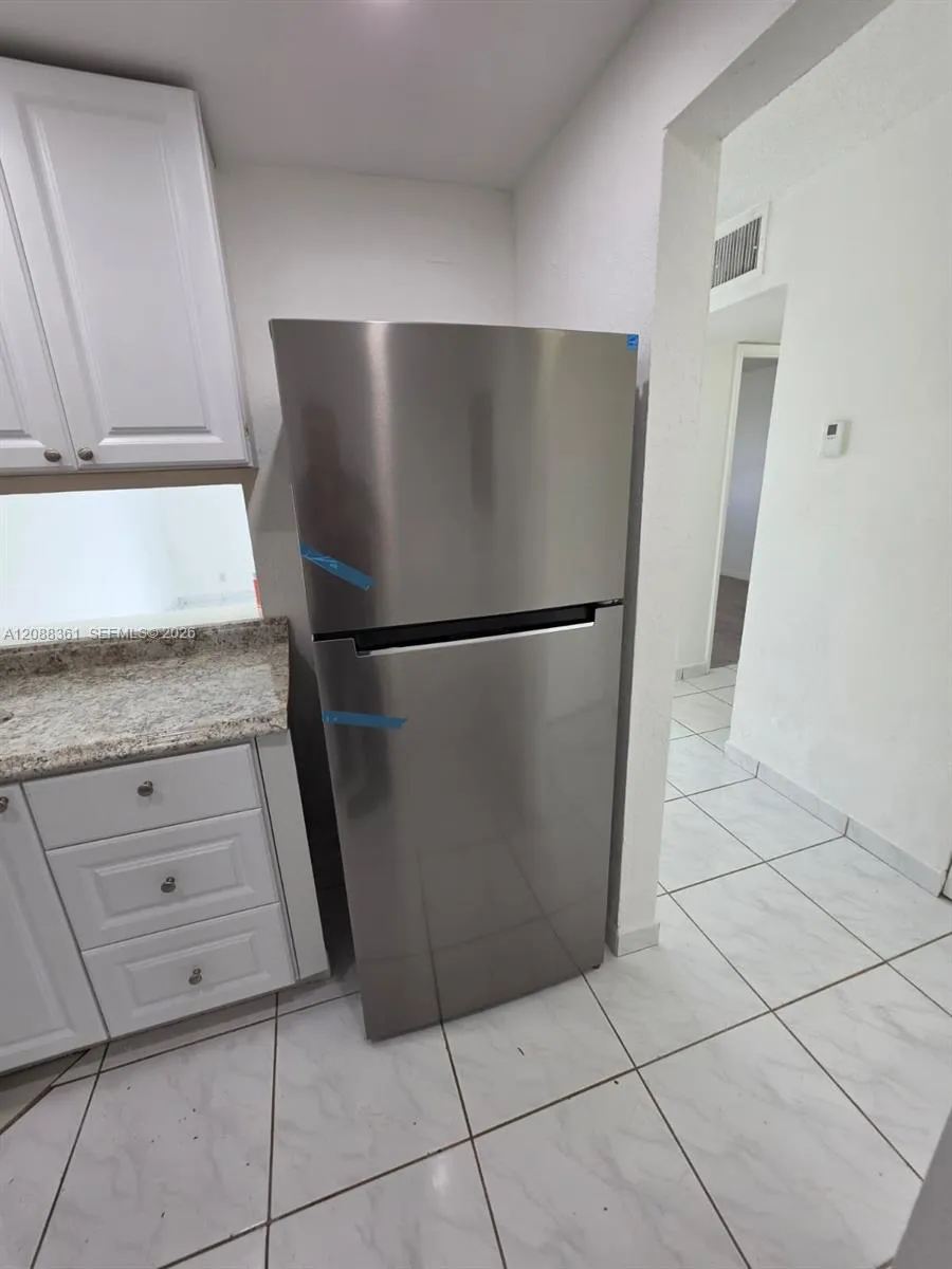 4550 NW 9th St #605E Miami, FL 33126