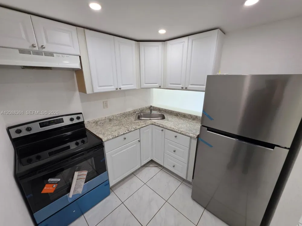 4550 NW 9th St #605E Miami, FL 33126