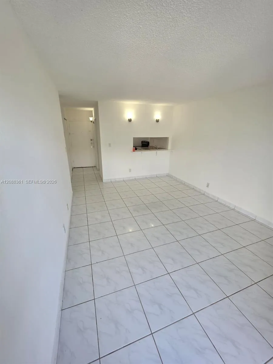 4550 NW 9th St #605E Miami, FL 33126