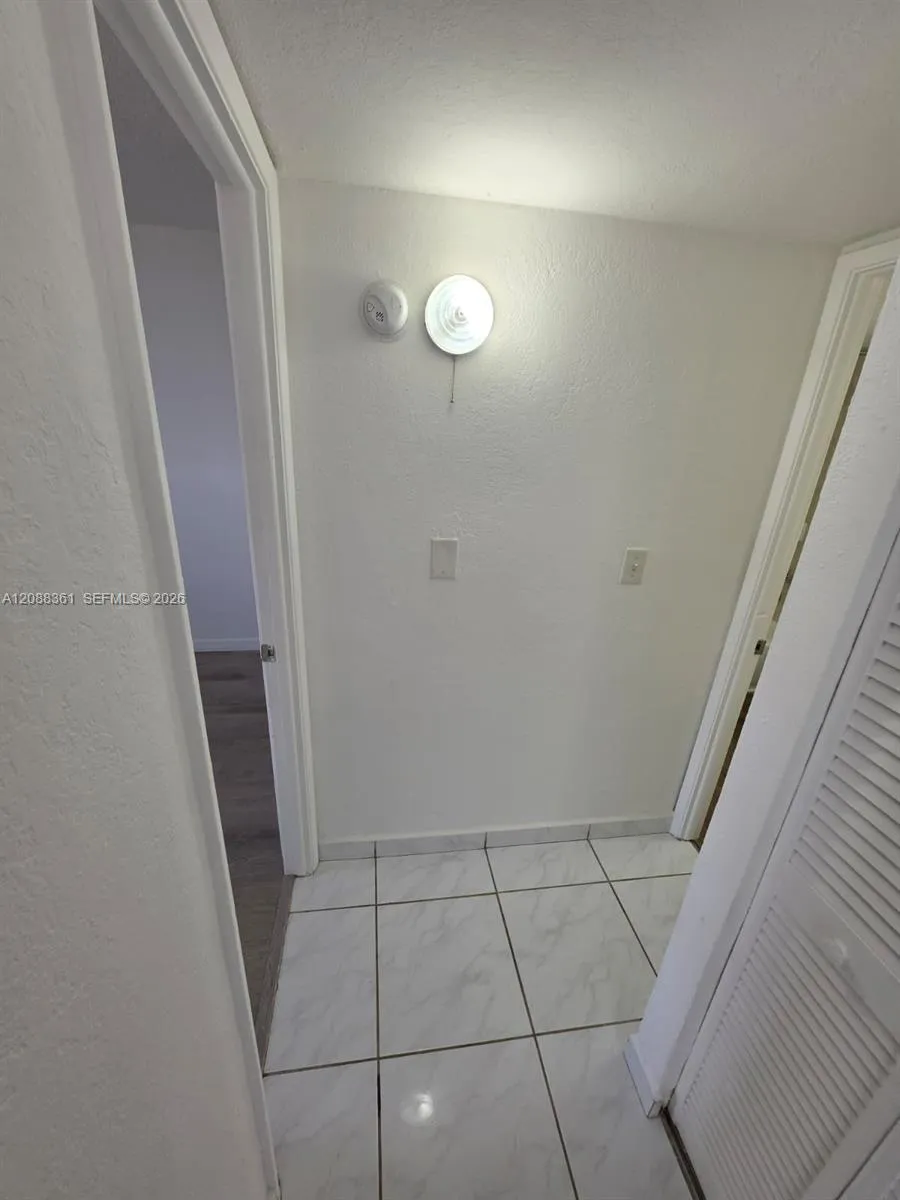 4550 NW 9th St #605E Miami, FL 33126