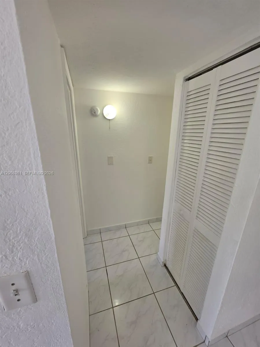 4550 NW 9th St #605E Miami, FL 33126