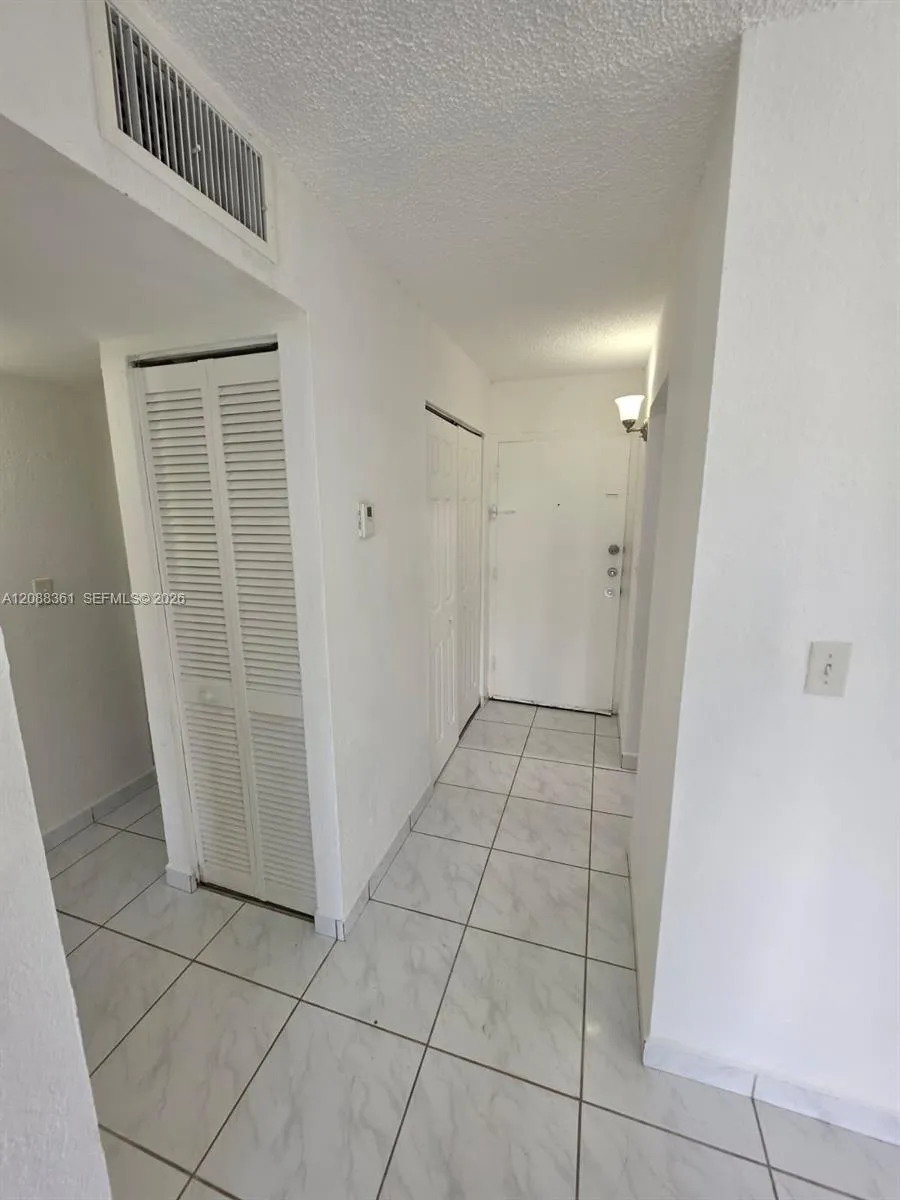 4550 NW 9th St #605E Miami, FL 33126