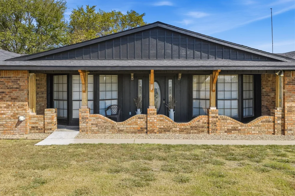1370 Lincoln Healdton, OK 73438