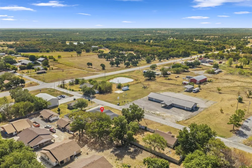 1370 Lincoln Healdton, OK 73438