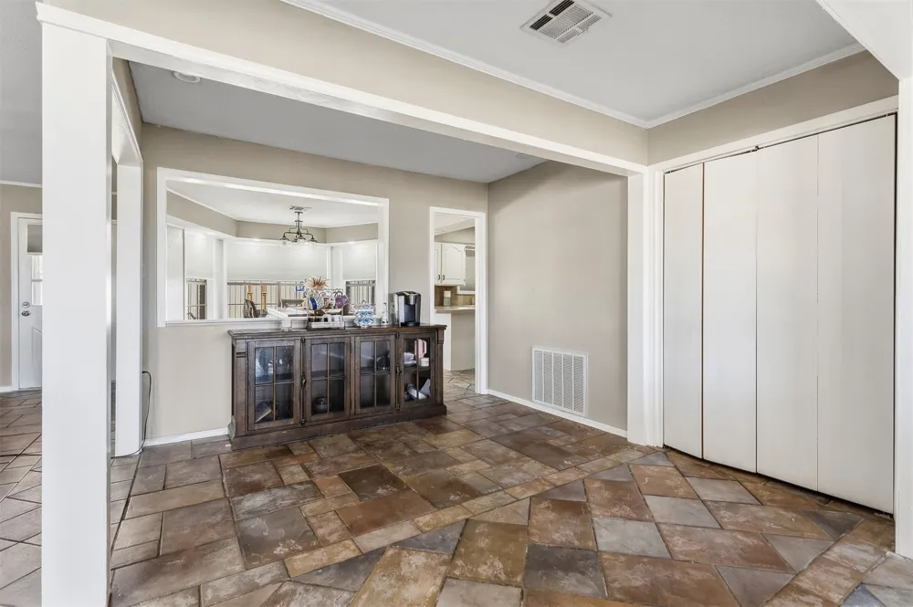 1370 Lincoln Healdton, OK 73438