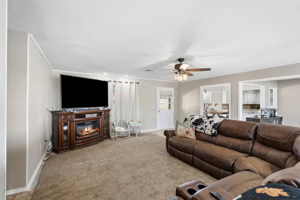 1370 Lincoln Healdton, OK 73438