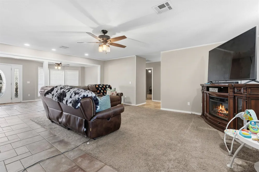 1370 Lincoln Healdton, OK 73438