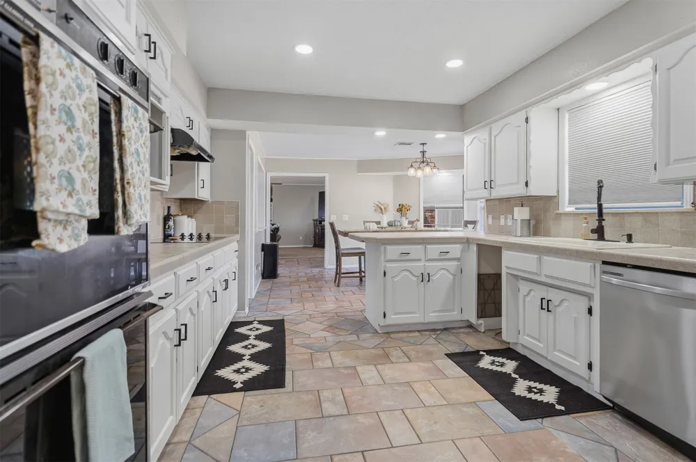 1370 Lincoln Healdton, OK 73438