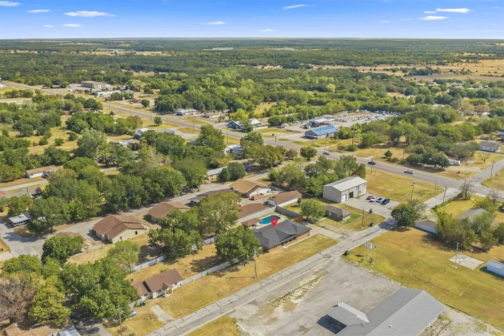 1370 Lincoln Healdton, OK 73438