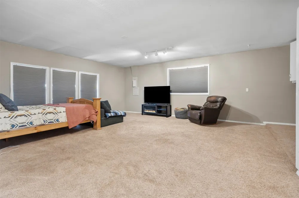 1370 Lincoln Healdton, OK 73438