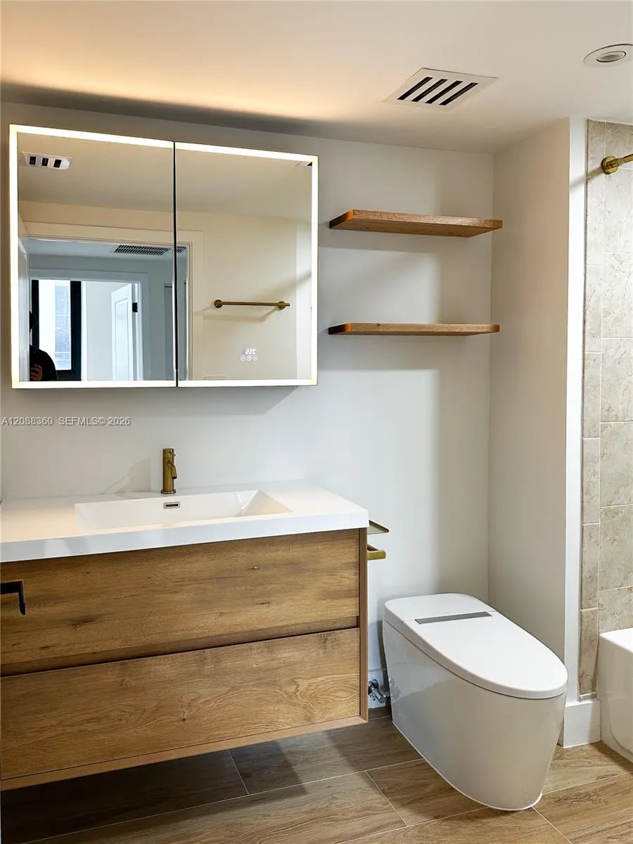 111 E Flagler St #304 Miami, FL 33131