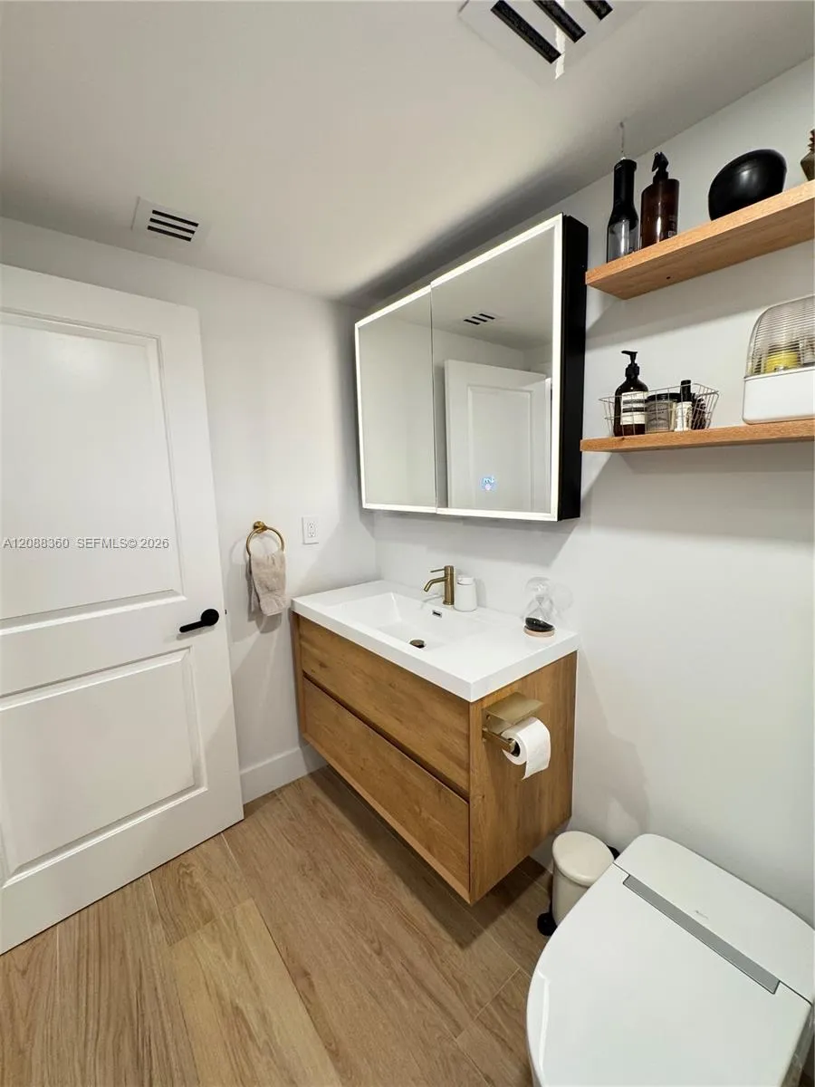 111 E Flagler St #304 Miami, FL 33131