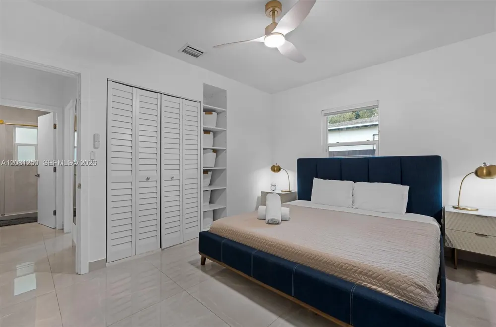 627 SW 7th Ave Hallandale Beach, FL 33009