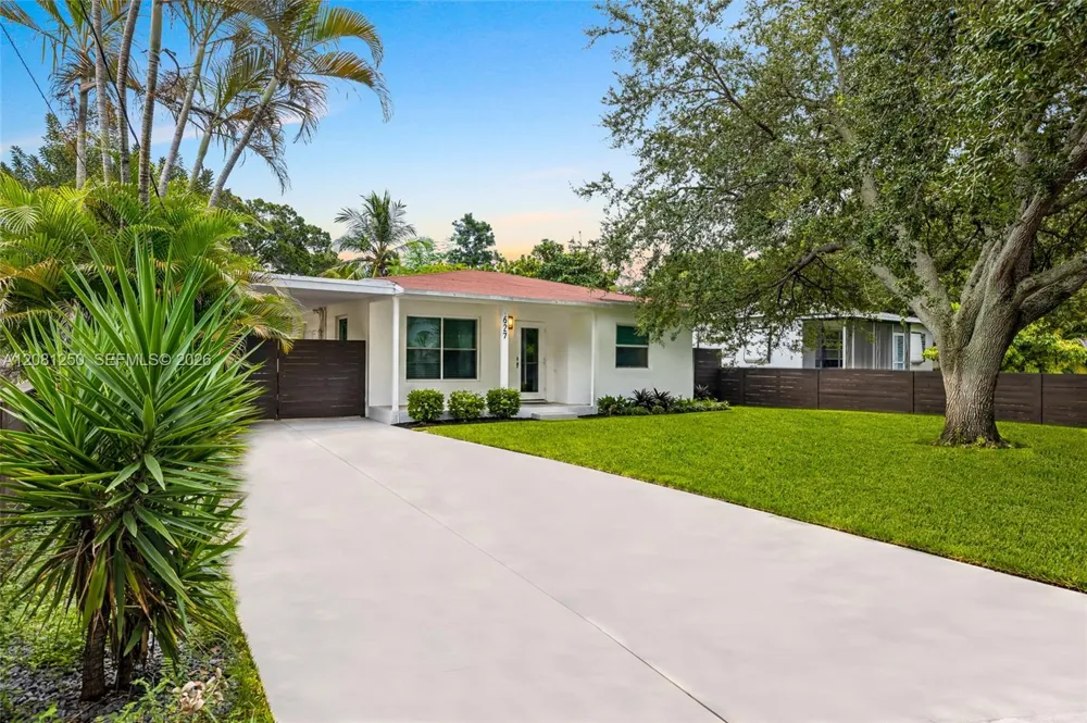 627 SW 7th Ave Hallandale Beach, FL 33009