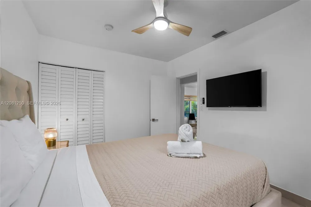 627 SW 7th Ave Hallandale Beach, FL 33009