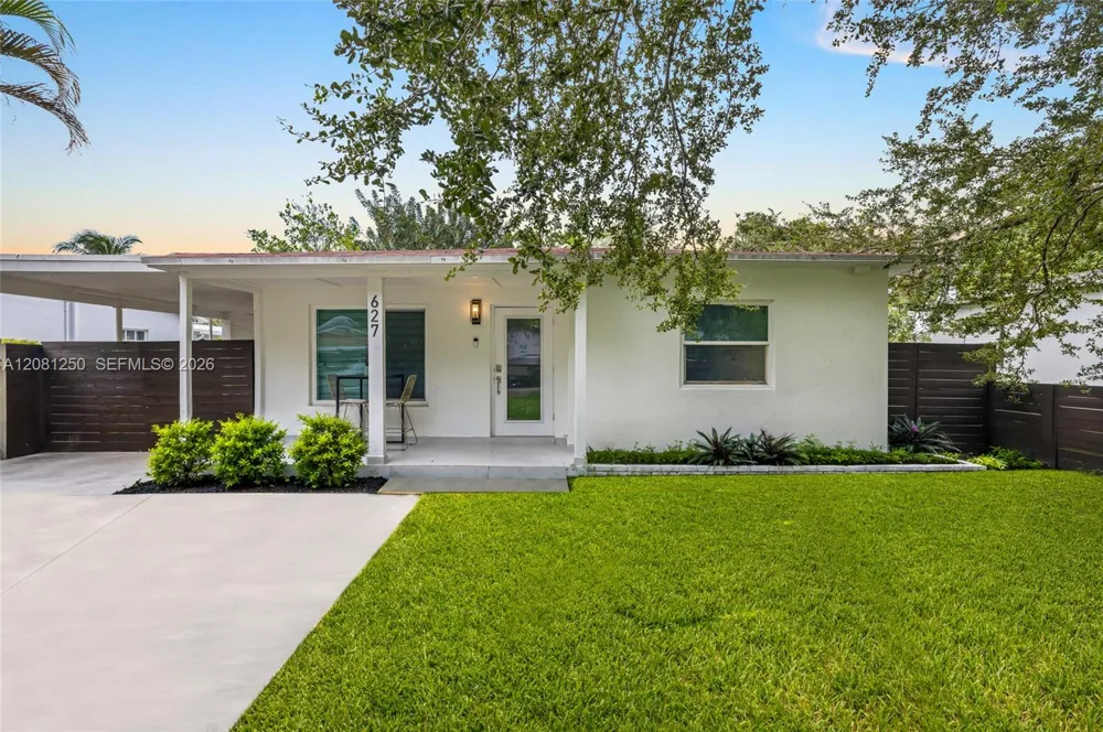 627 SW 7th Ave Hallandale Beach, FL 33009