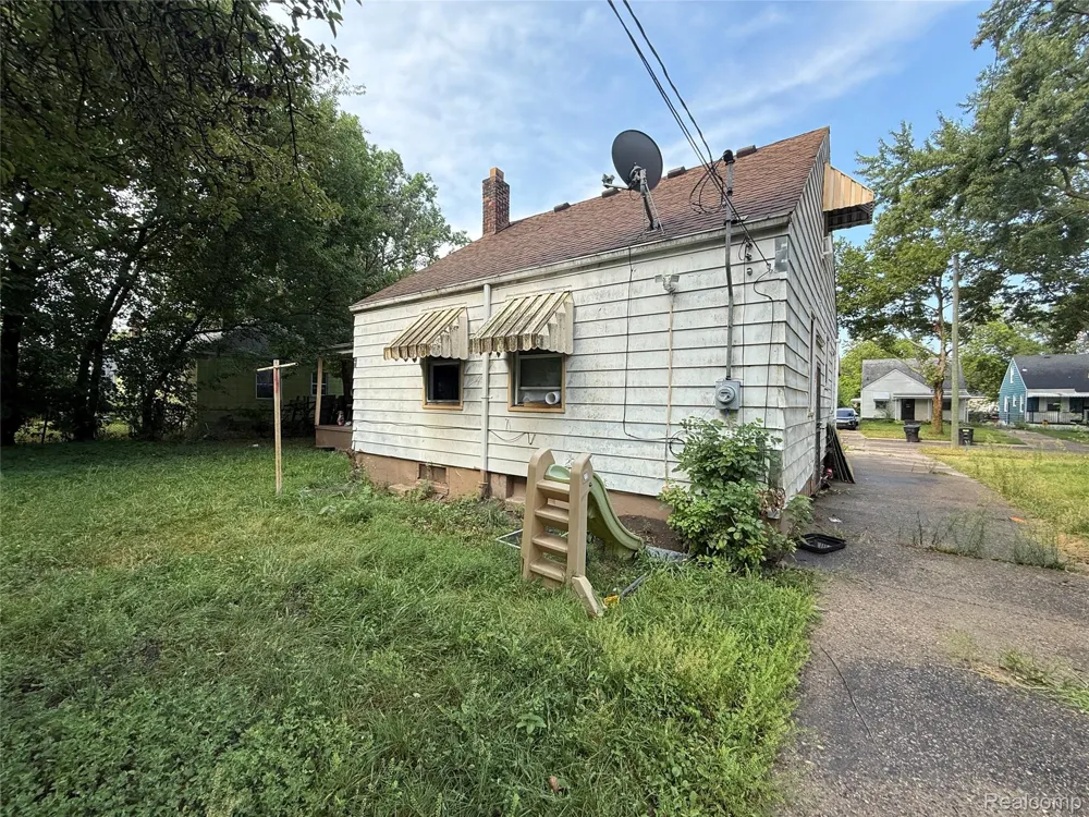19390 Lumpkin Street Detroit City, MI 48234