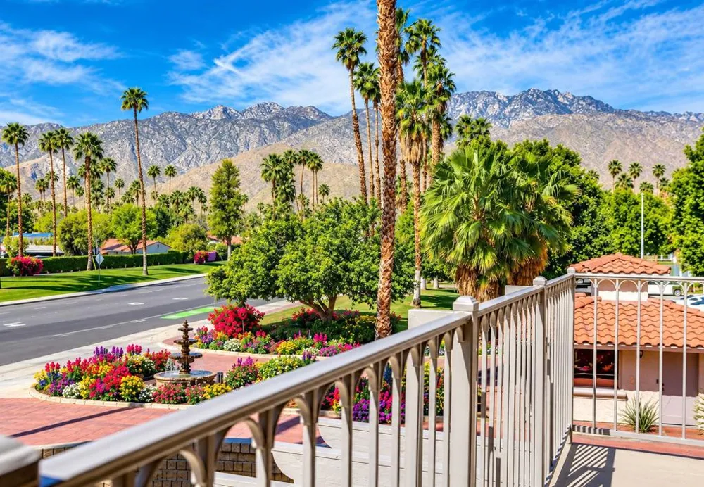 2700 E Mesquite Avenue #A2 Palm Springs, CA 92264