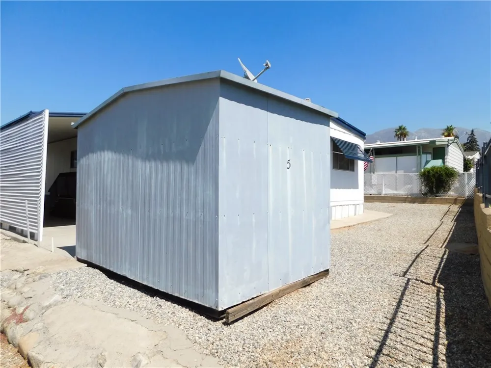 35218 FIR AVENUE #5 Yucaipa, CA 92399