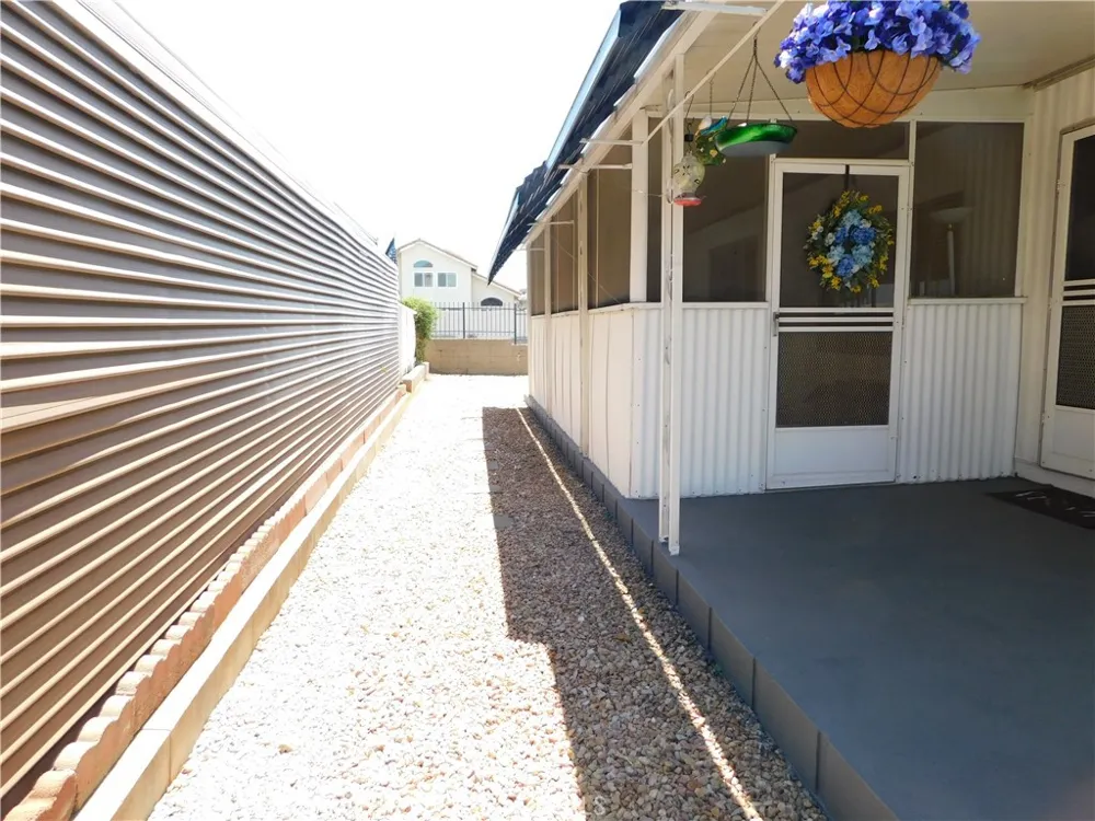 35218 FIR AVENUE #5 Yucaipa, CA 92399