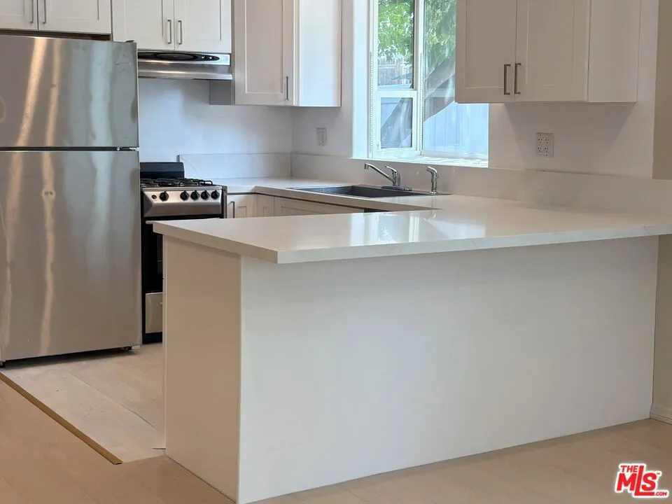 16699 Morrison Street Encino, CA 91436