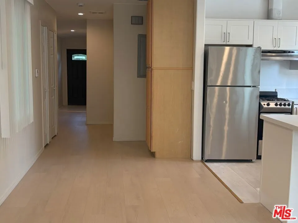16699 Morrison Street Encino, CA 91436