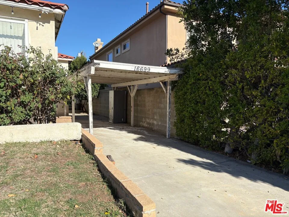 16699 Morrison Street Encino, CA 91436