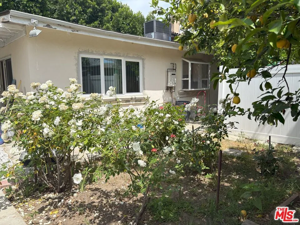 16699 Morrison Street Encino, CA 91436
