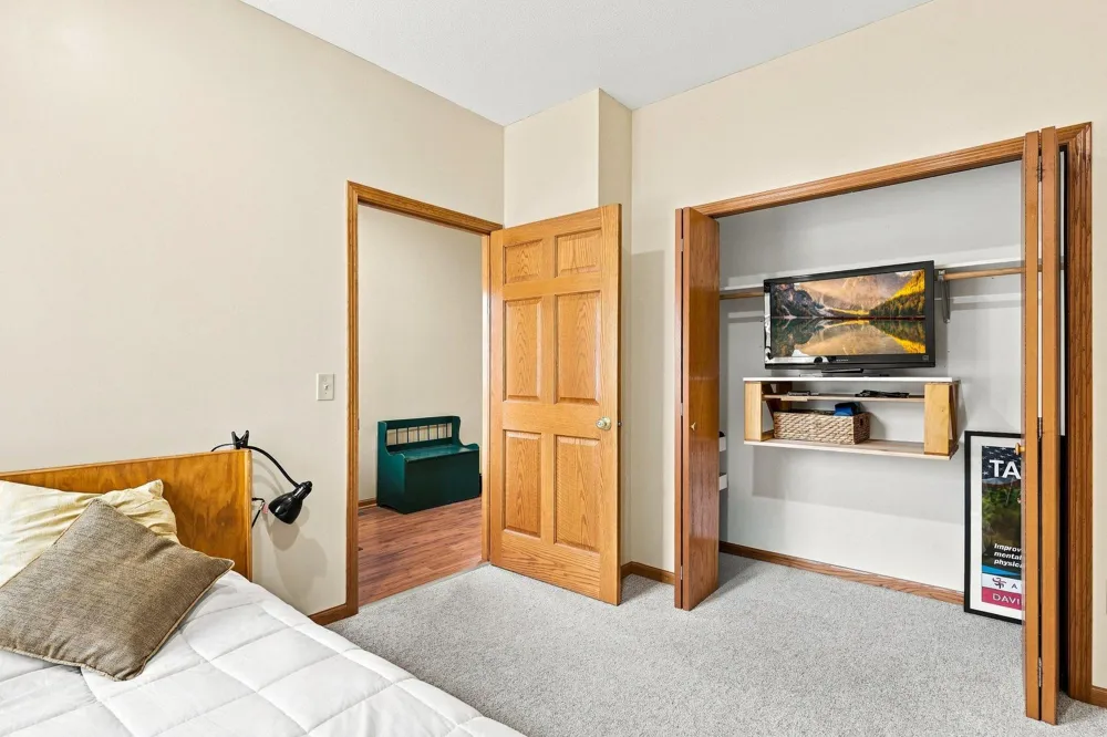 802 Saint Lawrence Drive Northfield, MN 55057