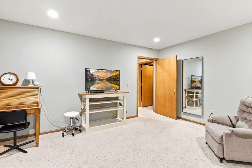 802 Saint Lawrence Drive Northfield, MN 55057